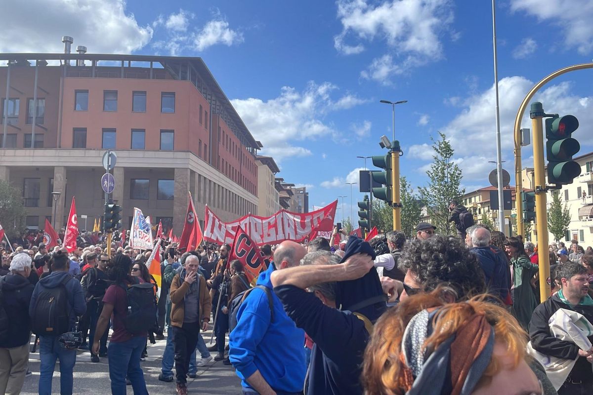 Ex Gkn ostaggio di Carc e amici della Schlein