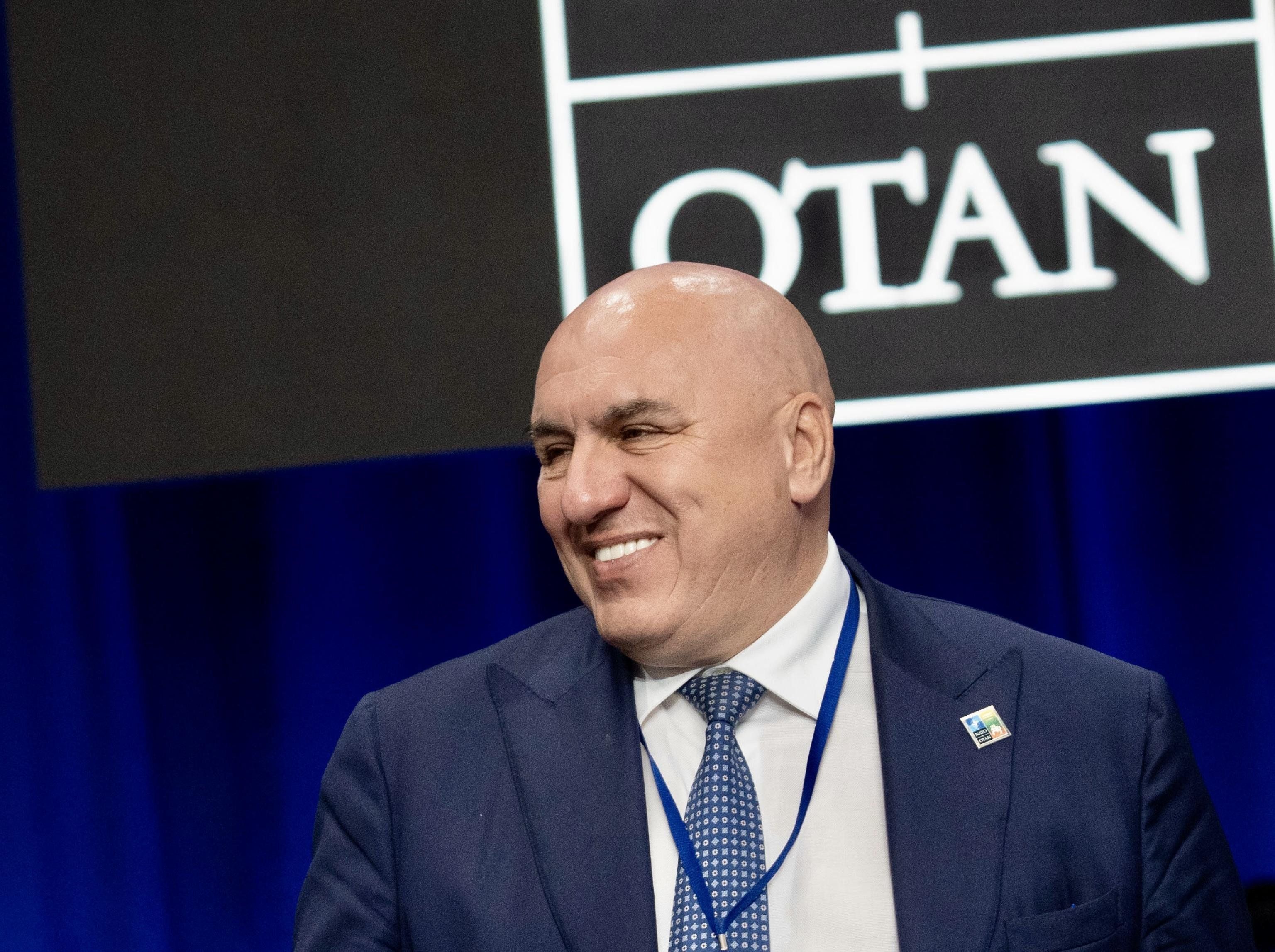 Guido Crosetto: «Gli eco fanatici vanno fermati o ci consegneranno alla Cina»