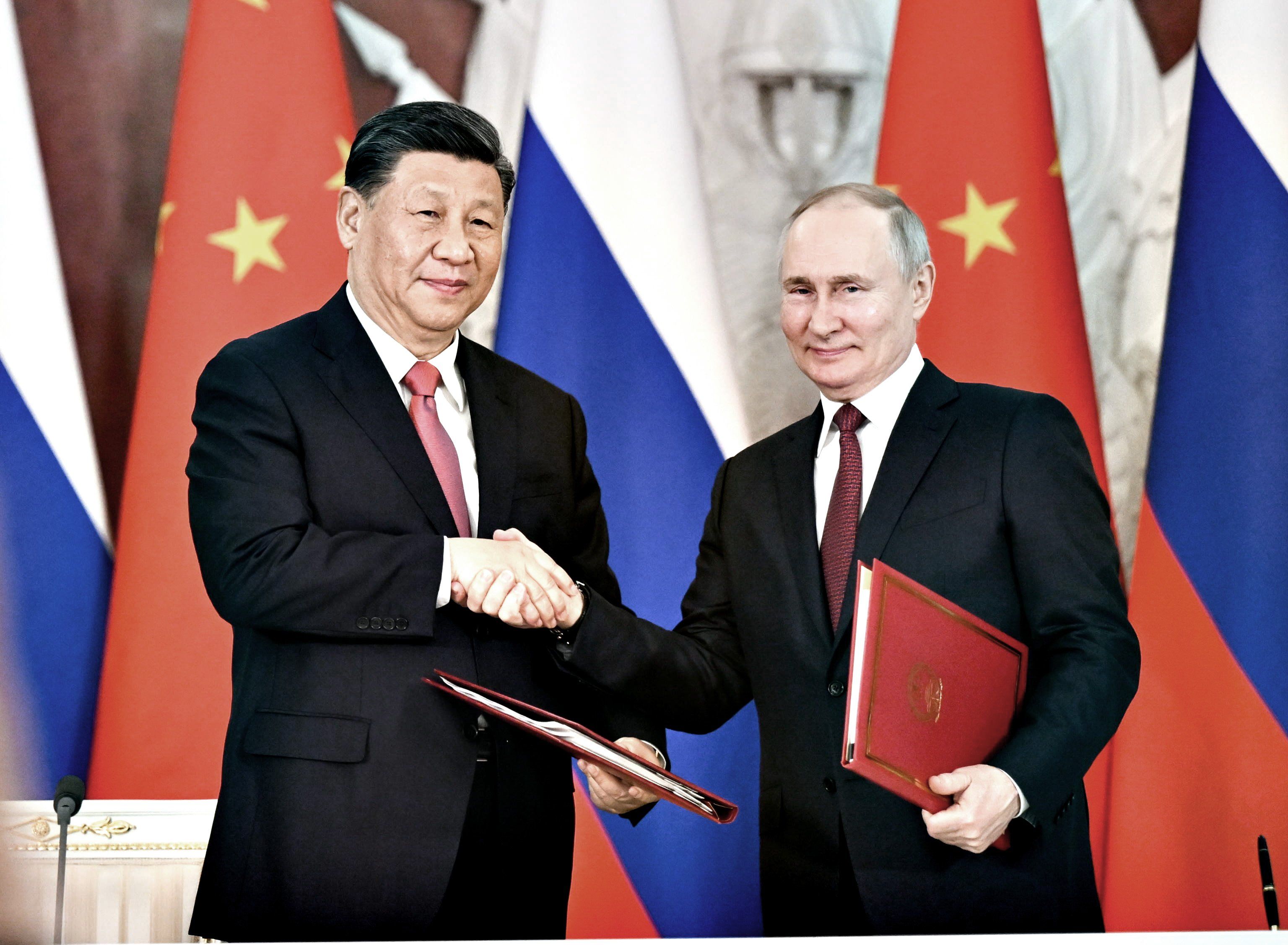 «La Cina aggira le sanzioni e arma lo zar»