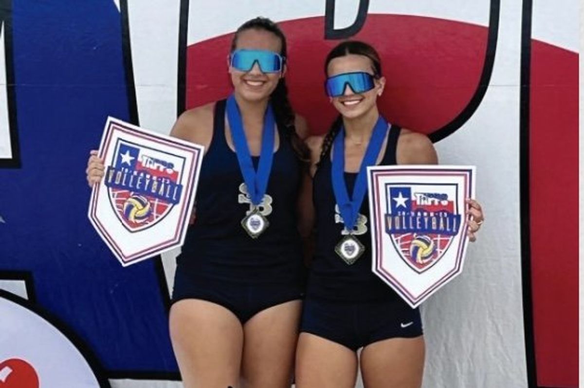 SUPER DUO: Tackett, Hobbs Go Back-To-Back