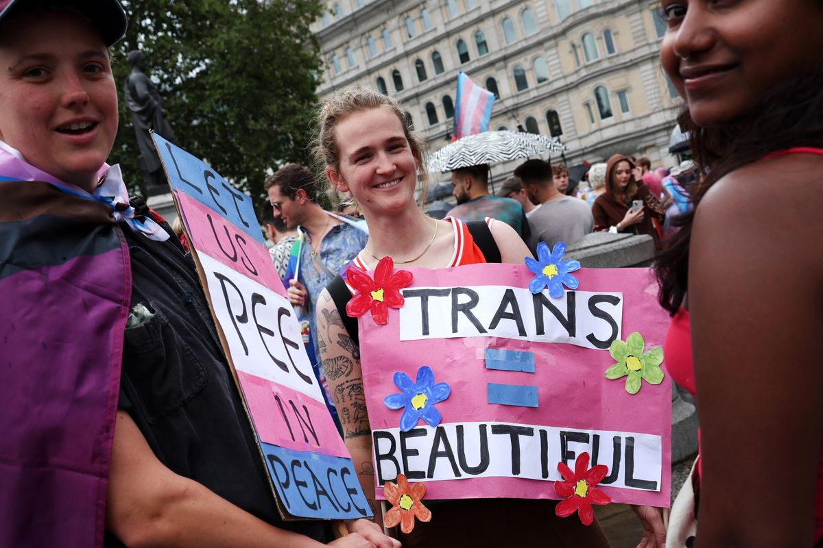 I laburisti inglesi mollano i trans: «Basta autodeterminazione gender»