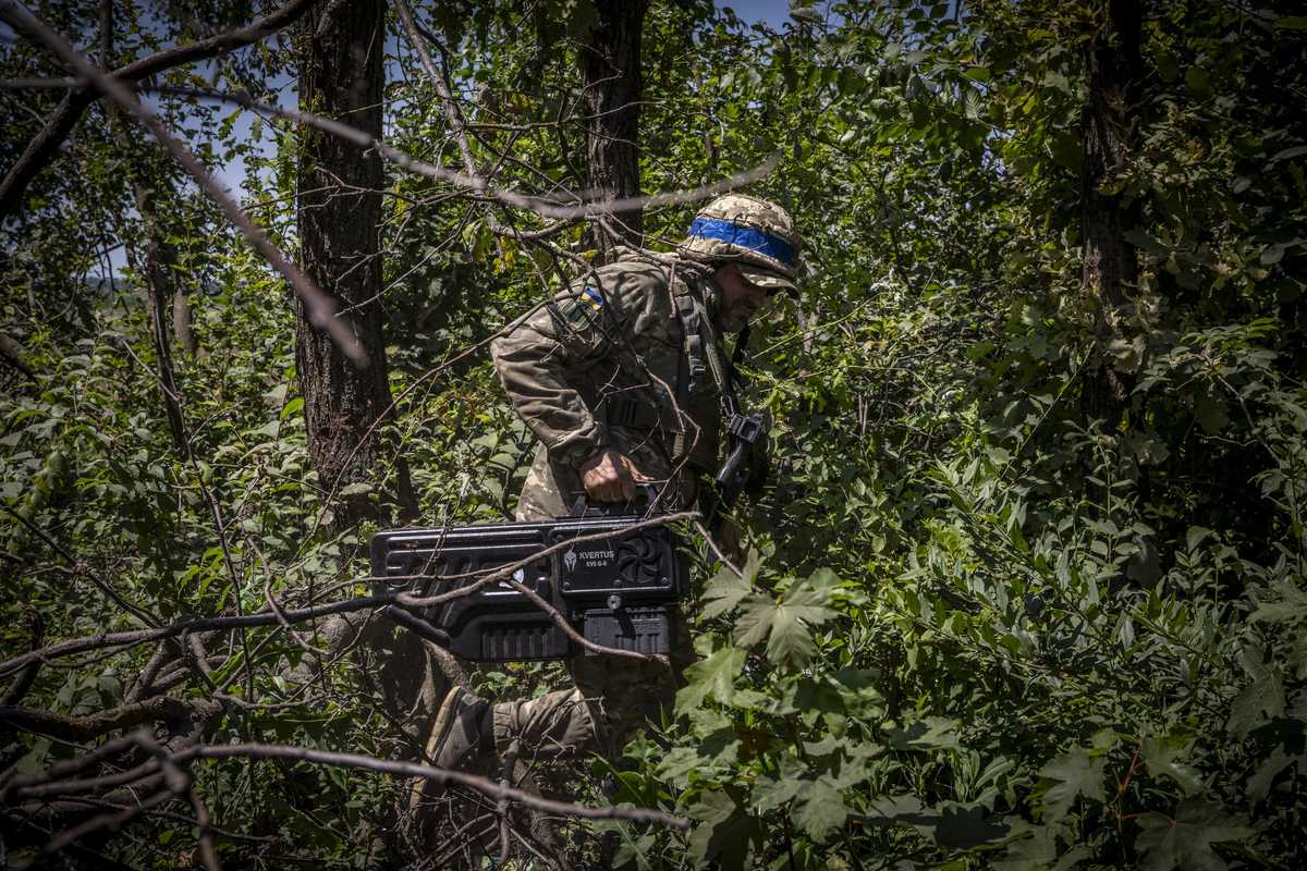 Kiev: «Controffensiva in ritardo». E l’Ue versa altri aiuti da 1,5 miliardi