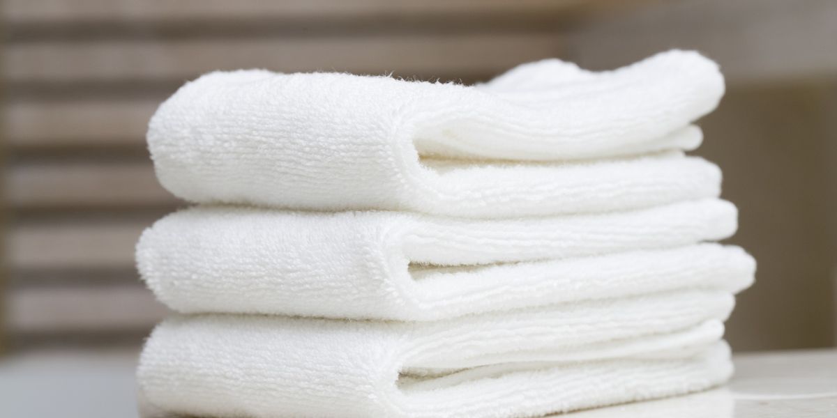 Why I Am No Longer Using Washcloths & Loofahs To Shower