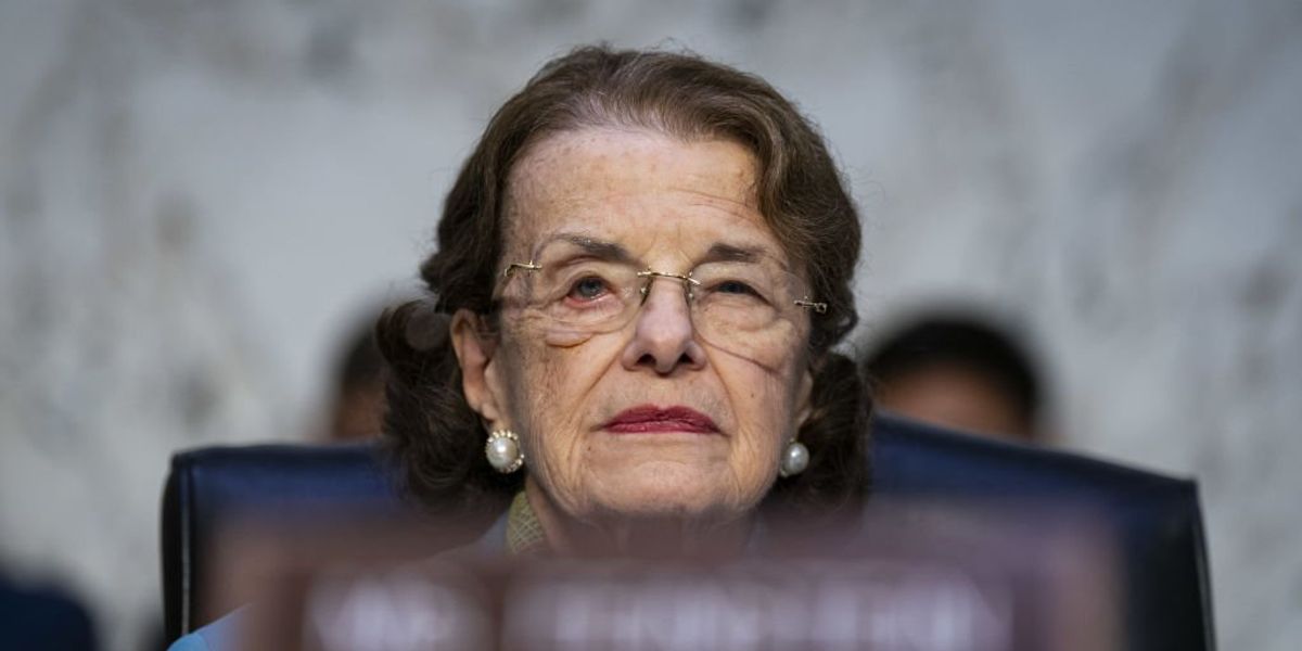 NextImg:Seemingly confused Democratic Sen. Dianne Feinstein repeatedly told to say 'aye' during awkward committee vote