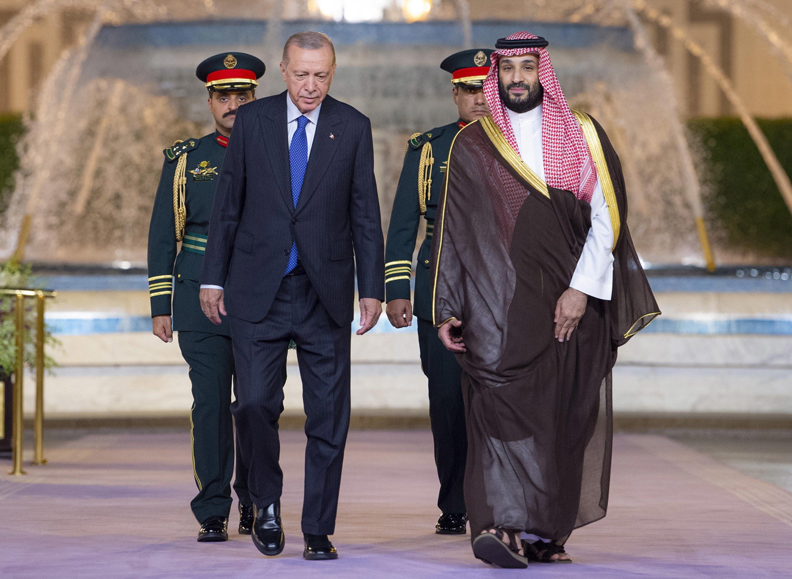 Erdogan nel Golfo incassa investimenti e si riavvicina a Emirati e Arabia