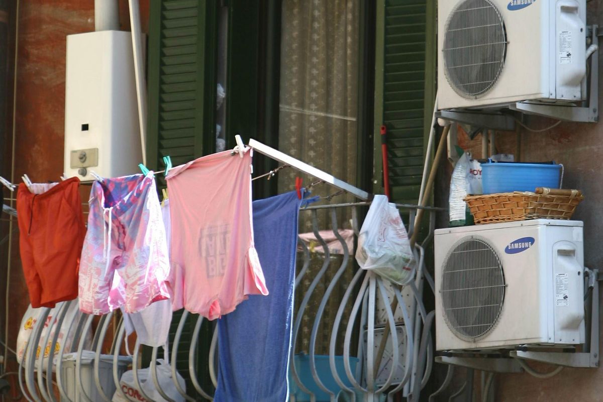 A giugno condizionatori spenti e 2,3° in meno del 2022