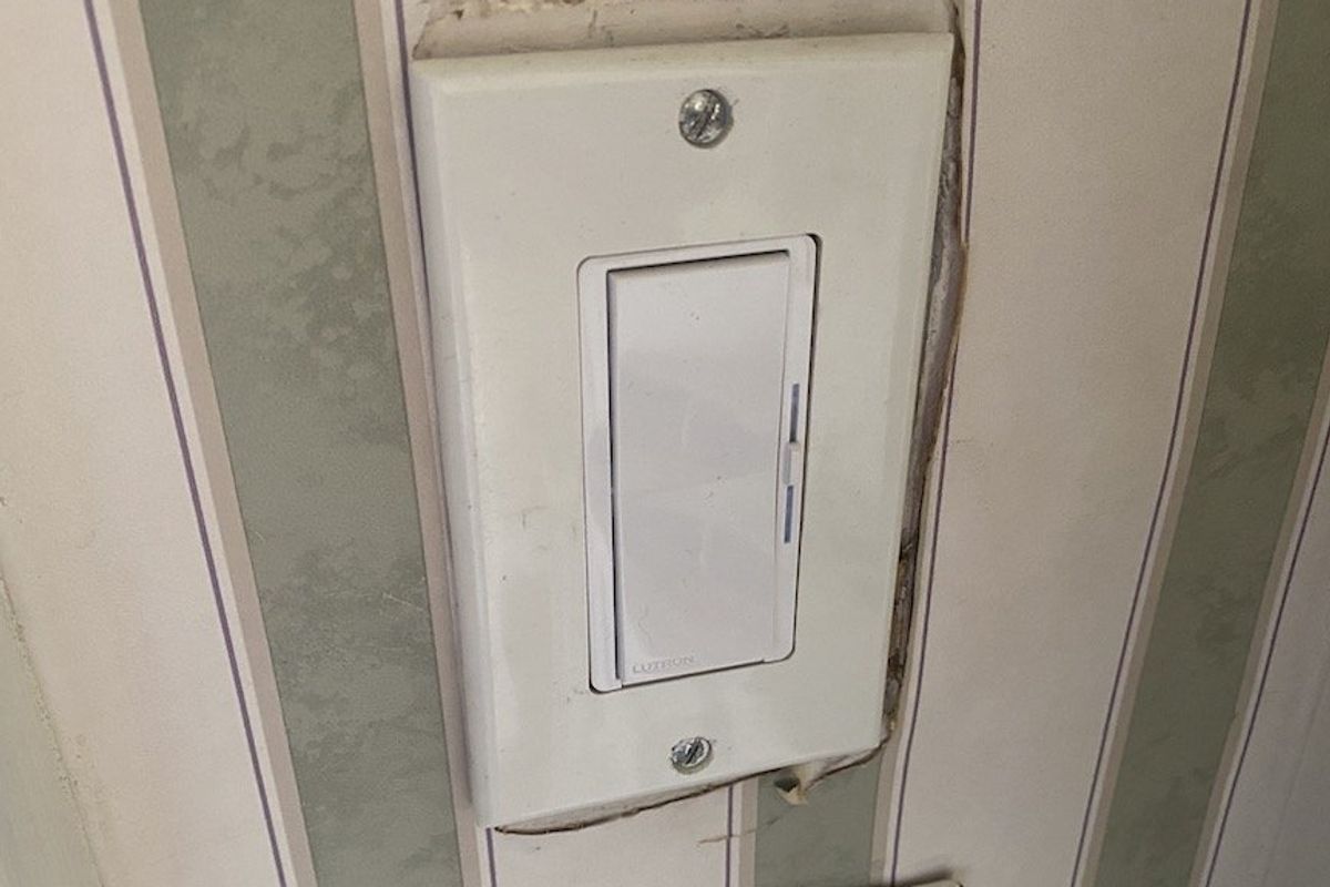 a photo of Lutron Diva Smart Switch