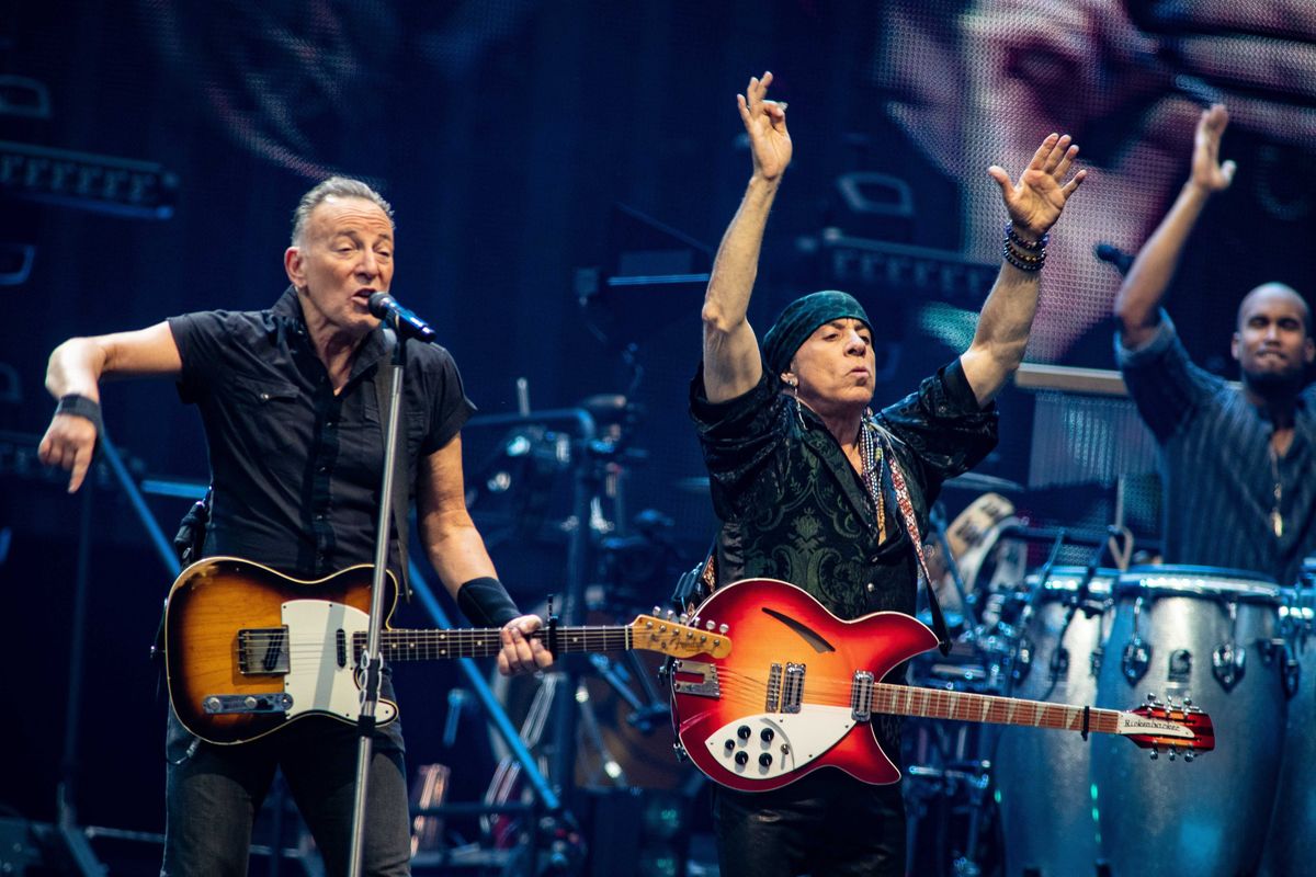 Bruce Springsteen Plays with Social D at Asbury Park