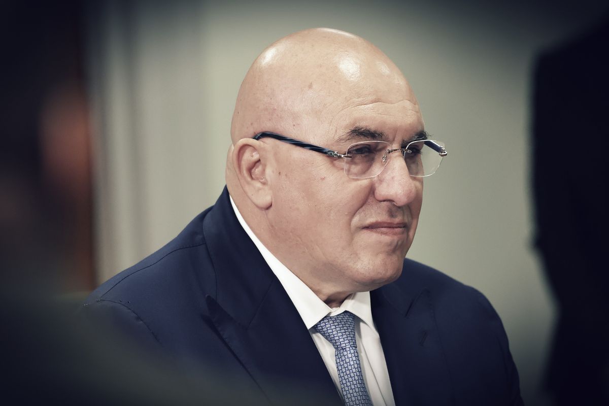 La grande buffonata dei dossieraggi