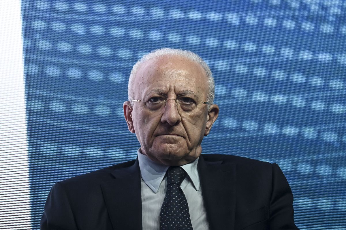 De Luca indagato per il suo «pre green pass»