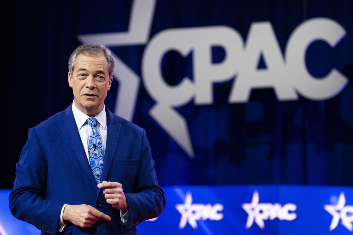 Farage non è solo, in Uk conti chiusi a giornalisti e preti