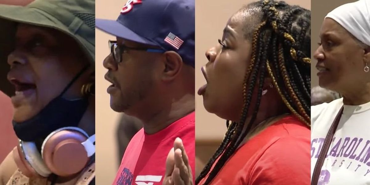 NextImg:Chicago residents berate officials over crime from illegal aliens at shelters: 'They disrespect us; they rob us; they harass us'