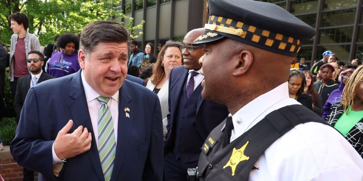 NextImg:'This is madness': Illinois Gov. Pritzker signs bill allowing non-US citizens to become police officers