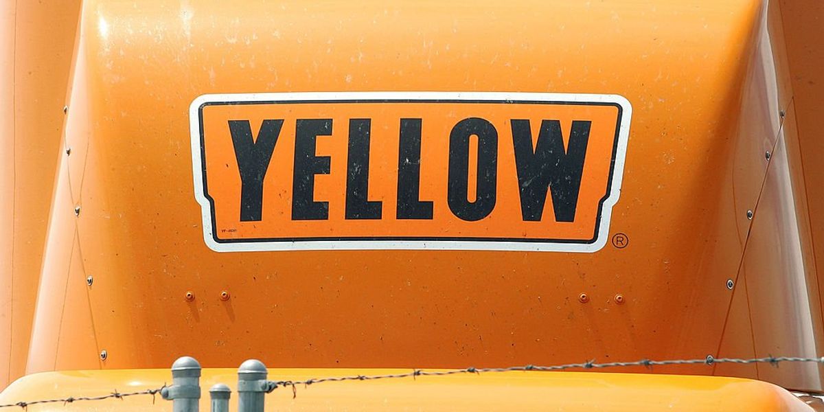 NextImg:One of the largest and oldest trucking companies in the US shuts down after failure to reach labor deal with union