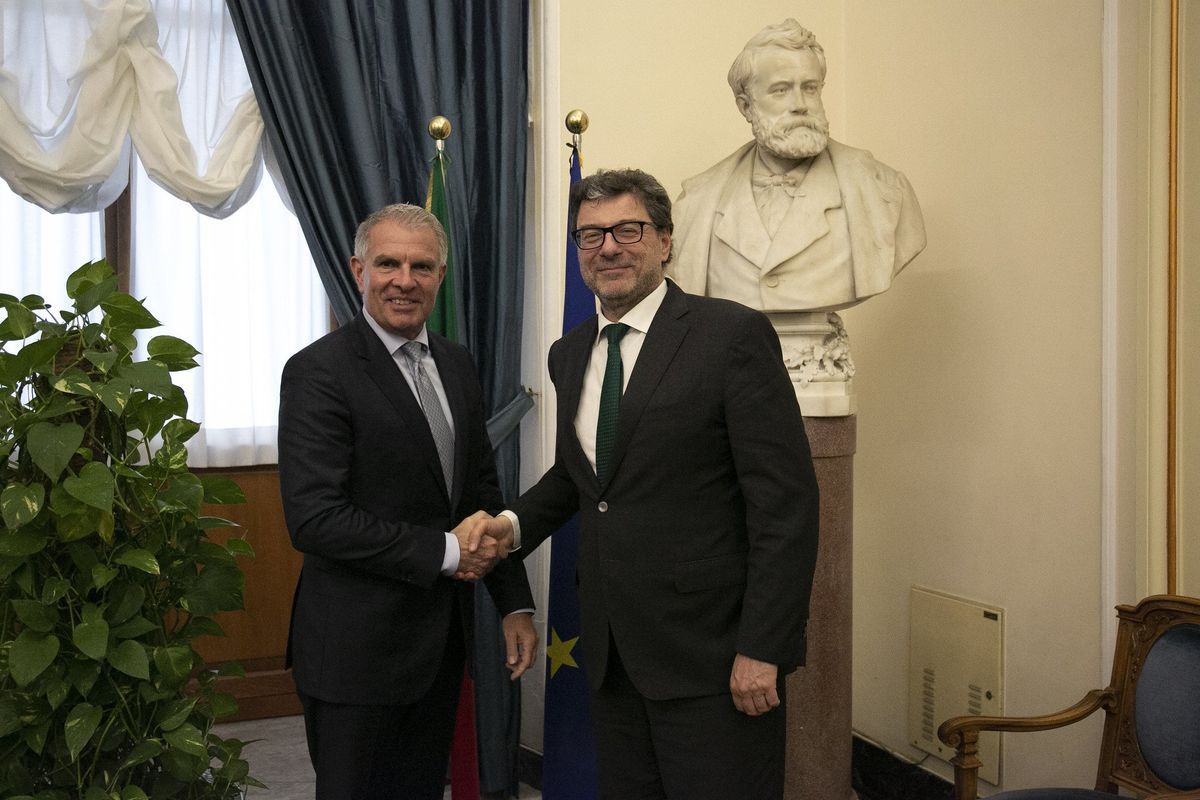 «Reintegrate 77 dipendenti Alitalia». A rischio l’operazione Ita-Lufthansa