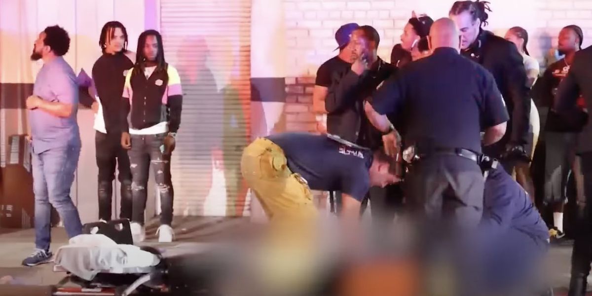 NextImg:Mob stomps to death nightclub security guard — described as 'family-oriented man' and father of 2 — on Hollywood street, police say