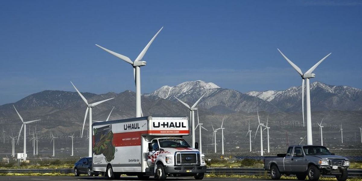NextImg:Tax data shows California and New York have lost the most income tax from people moving away