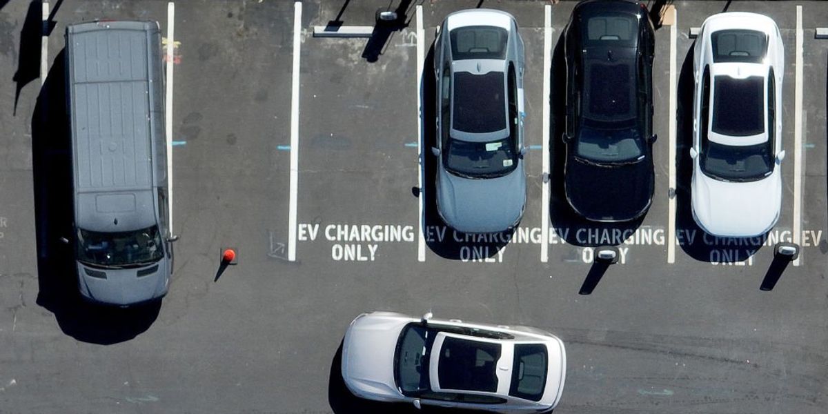 NextImg:Horowitz: Why red-state governors must treat EV Green New Deal like Medicaid expansion: Just say no