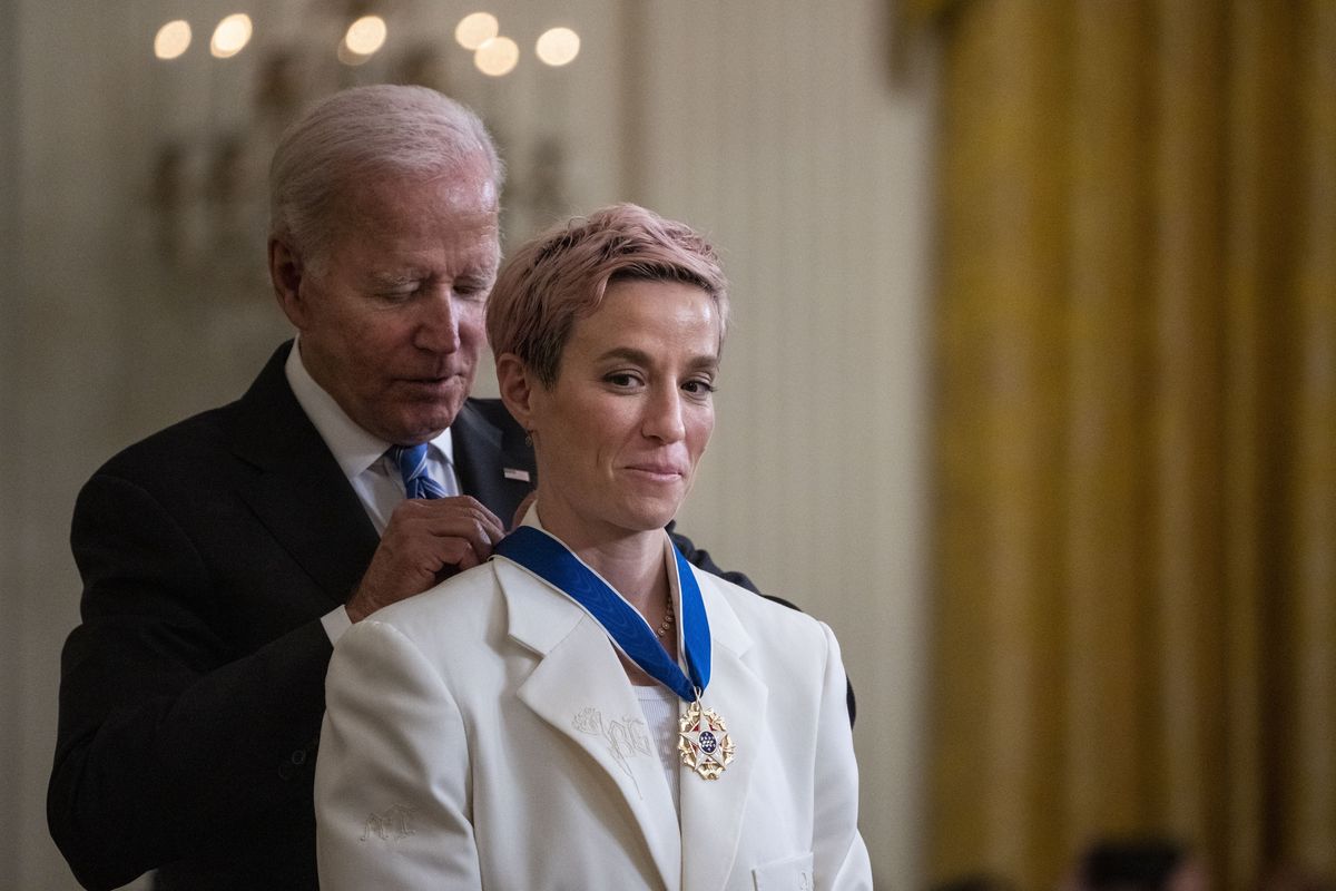 Il prossimo dribbling della Rapinoe: schierarsi in politica con i dem