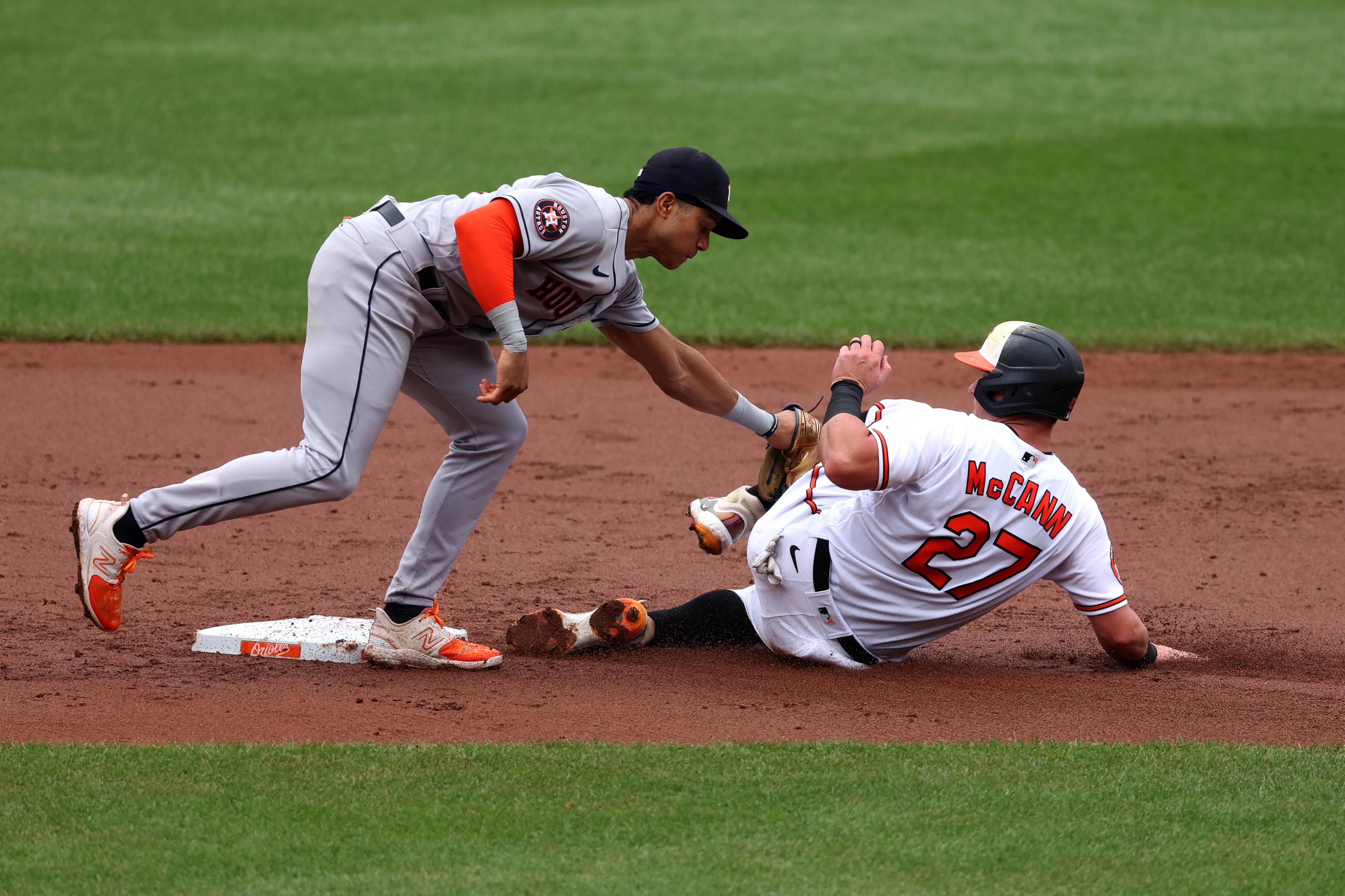 Astros Hall of Fame broadcaster provides solution for recent MLB controversy