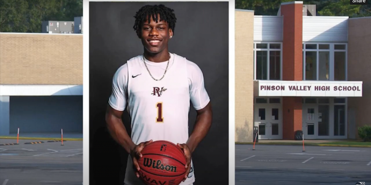 NextImg:'They said it was cardiac arrest': Alabama high school basketball player dies at 17 years old