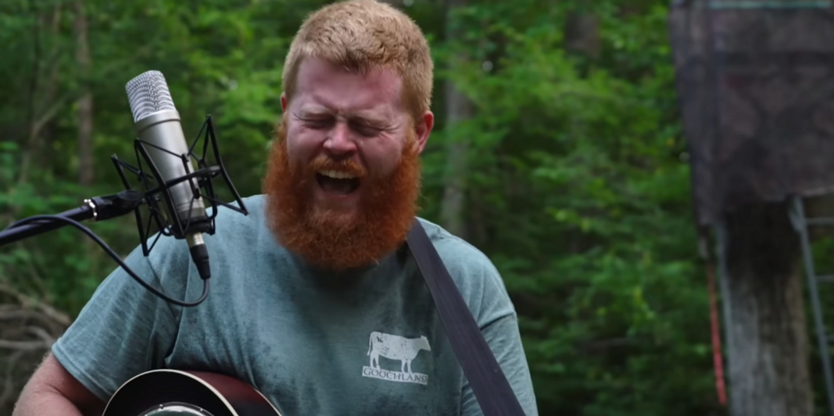 NextImg:Oliver Anthony soars to #1 on iTunes with blue-collar anthem; Rolling Stone tries to trivialize viral sensation as a right-wing 'screed' with 'Reagan-era talking points'