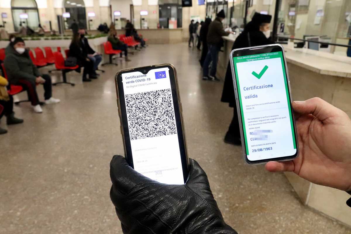 Il sondaggio del ministero dimostra che il green pass è stata una violenza inutile