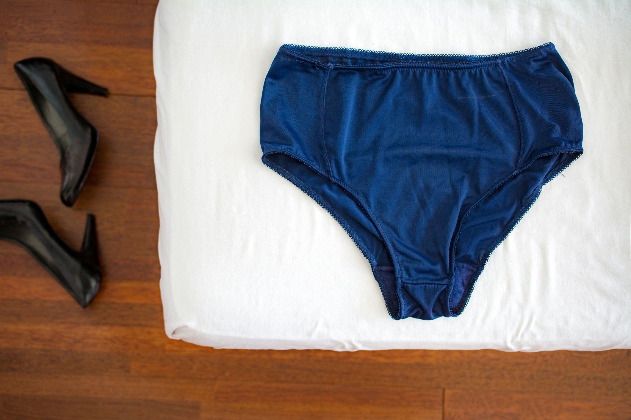 10 Women On Why They Stopped Wearing Panties Underwear picture