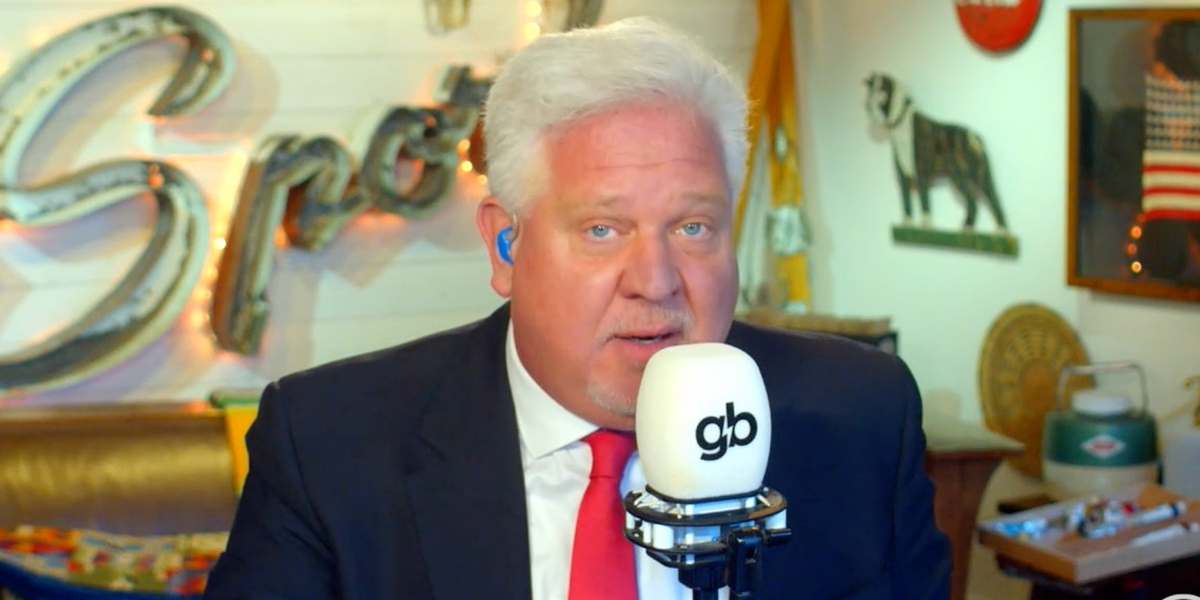 NextImg:Senators and others rally behind Glenn Beck after Apple Podcasts removes his show