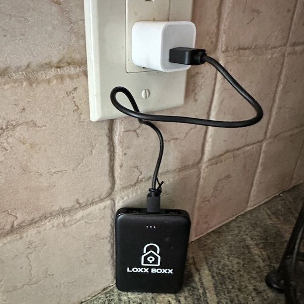 Photo of loxx boxx power bank charging