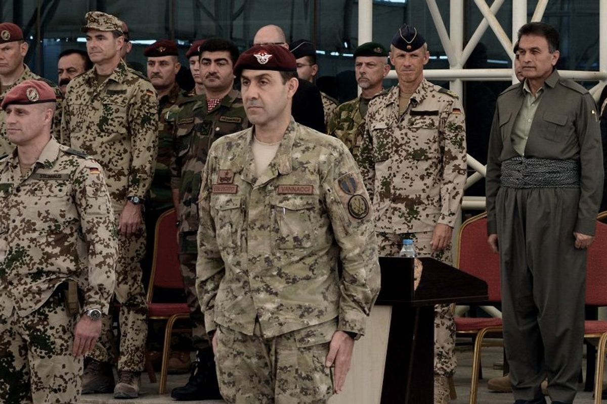 Missioni e denunce: le medaglie del generale