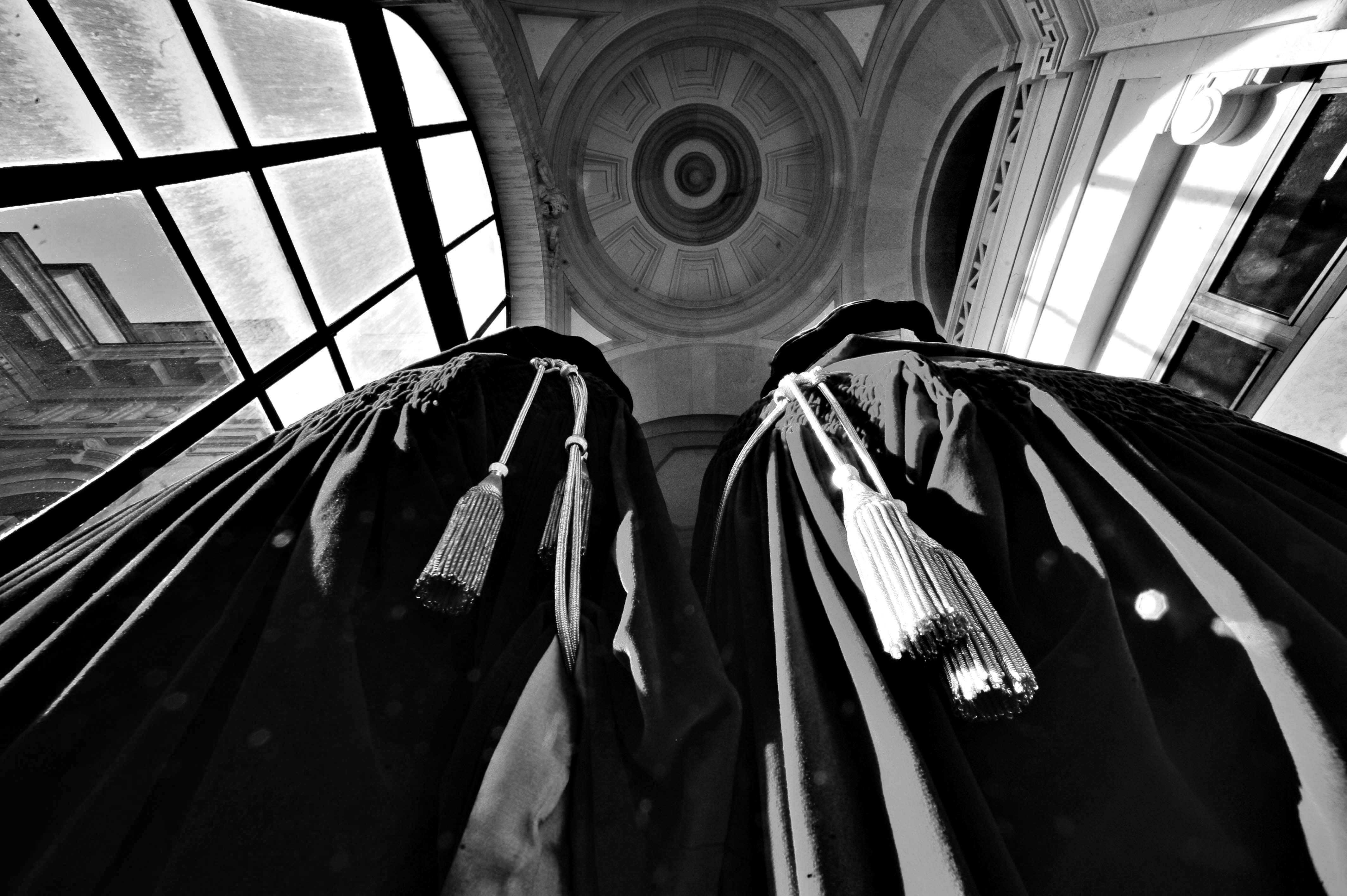 Per limitare gli errori dei magistrati va limitato il loro potere decisionale