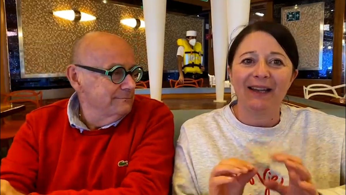Le pillole di galateo di Petra e Carlo: le regole del self service