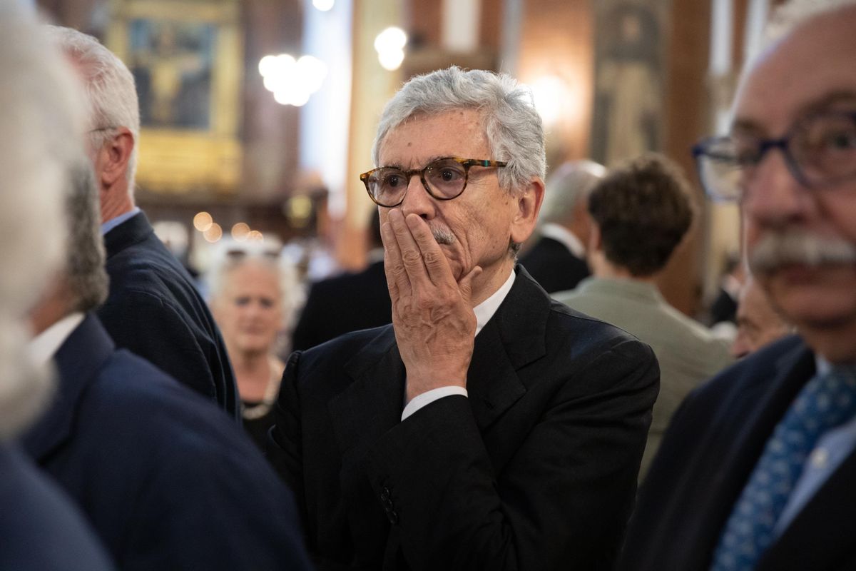 Il silenzio sull’ex politico in affari