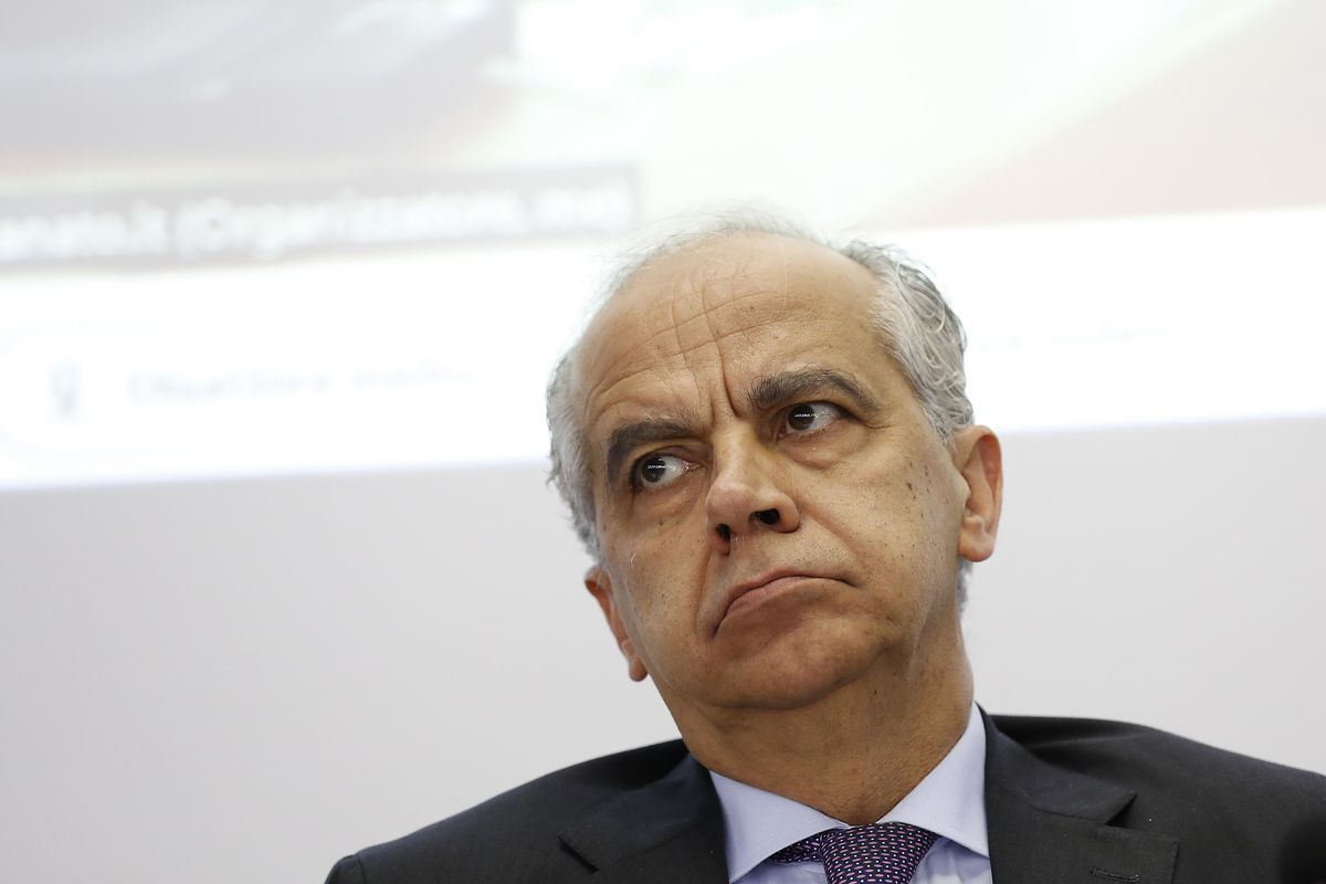 Piantedosi si arrende e toglie i migranti al Pd