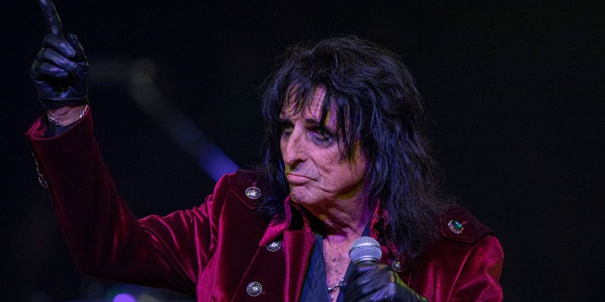 Alice Cooper shreds efforts by gender ideologues to confuse kids about their sexuality, riffs on insanity of woke culture: 'What are we in, a Kurt Vonnegut novel?'