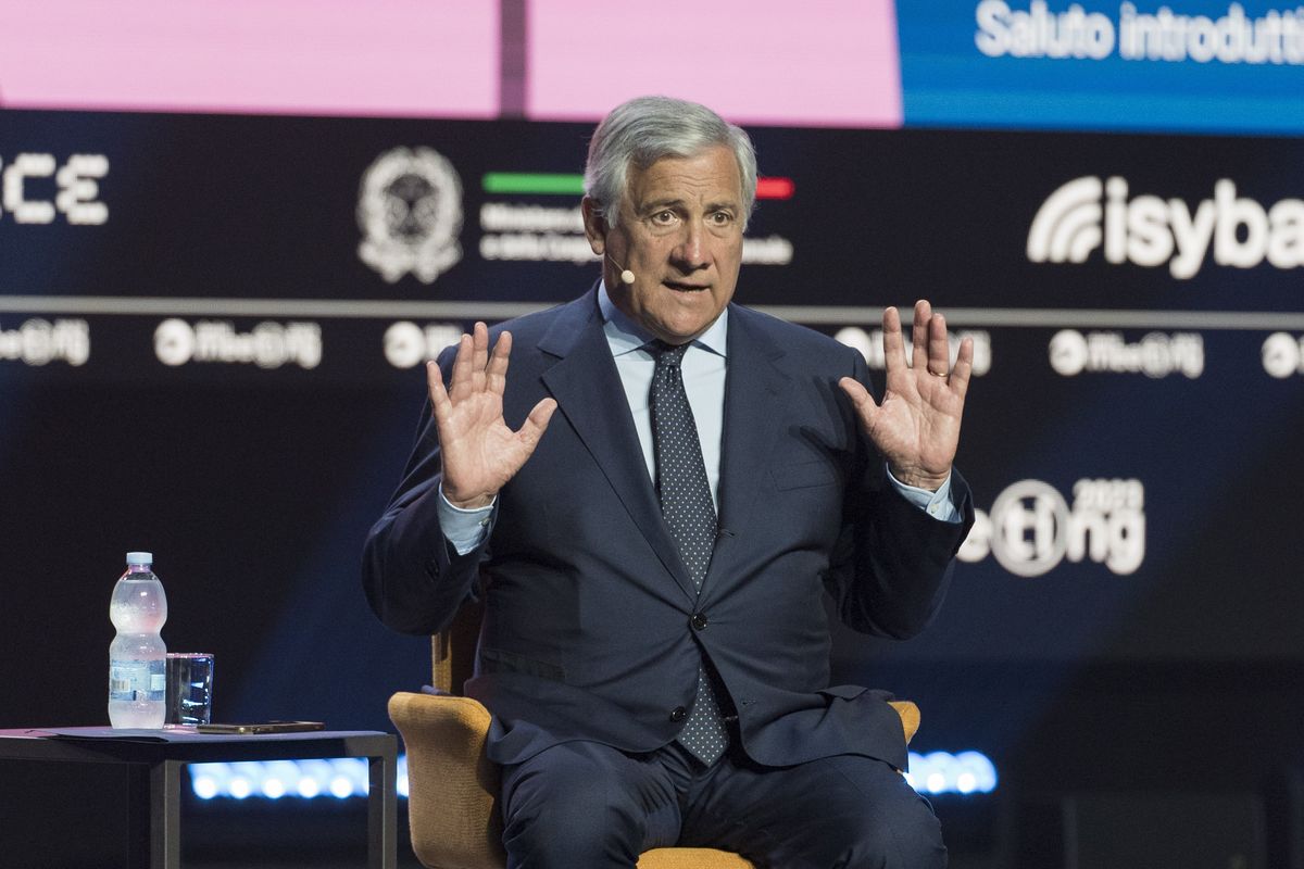 Su banche e acquisti di titoli di Stato Tajani cade nella trappola del «Sole»