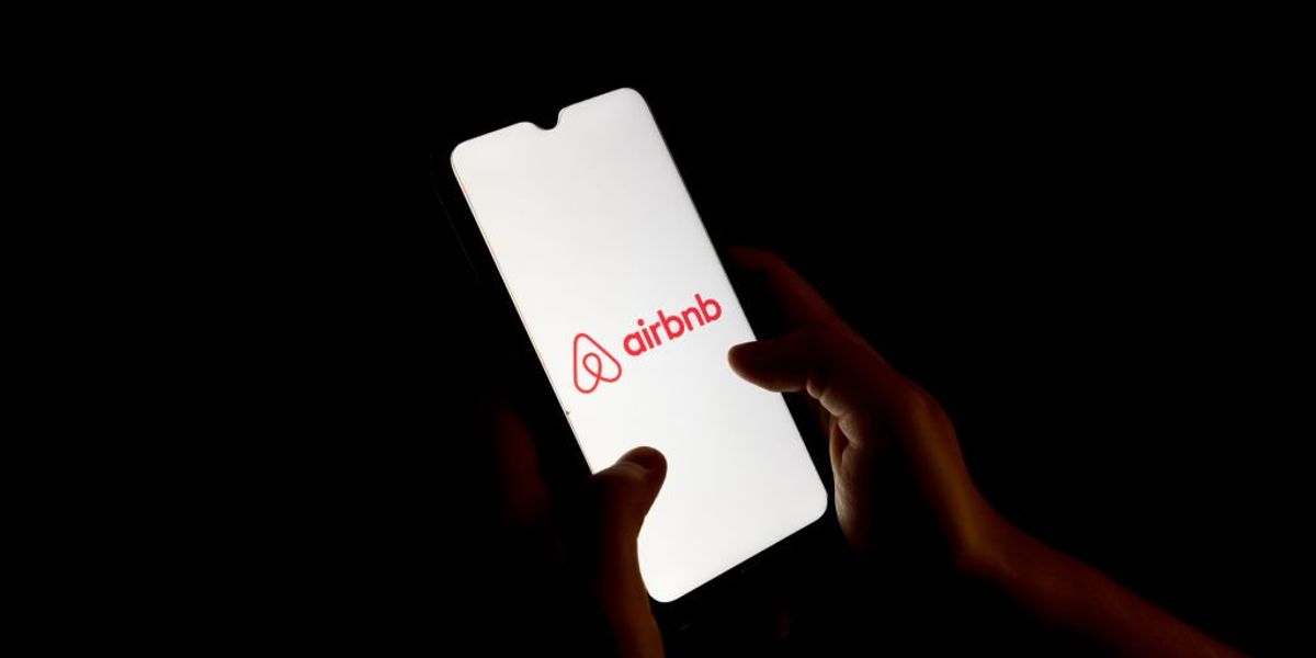 NextImg:Woman alleges Airbnb host threatened to find her personal address after she left 4-star review