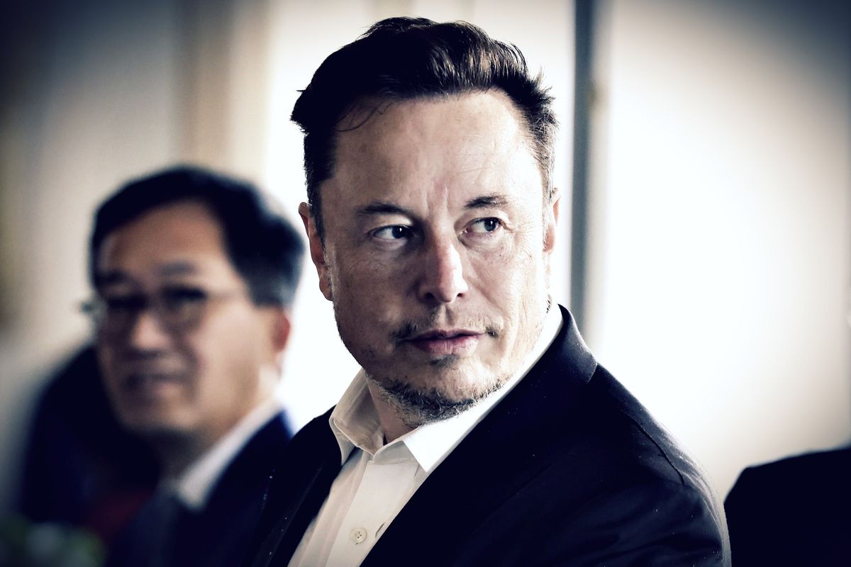 Musk non si piega alla censura europea e va al contrattacco