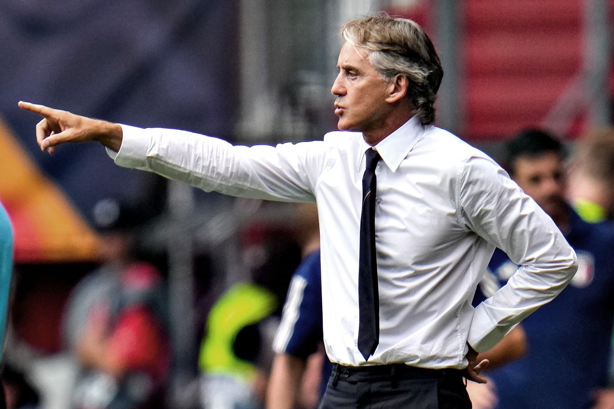 Mancini fa lo gnorri del deserto e a Gravina viene una pessima idea