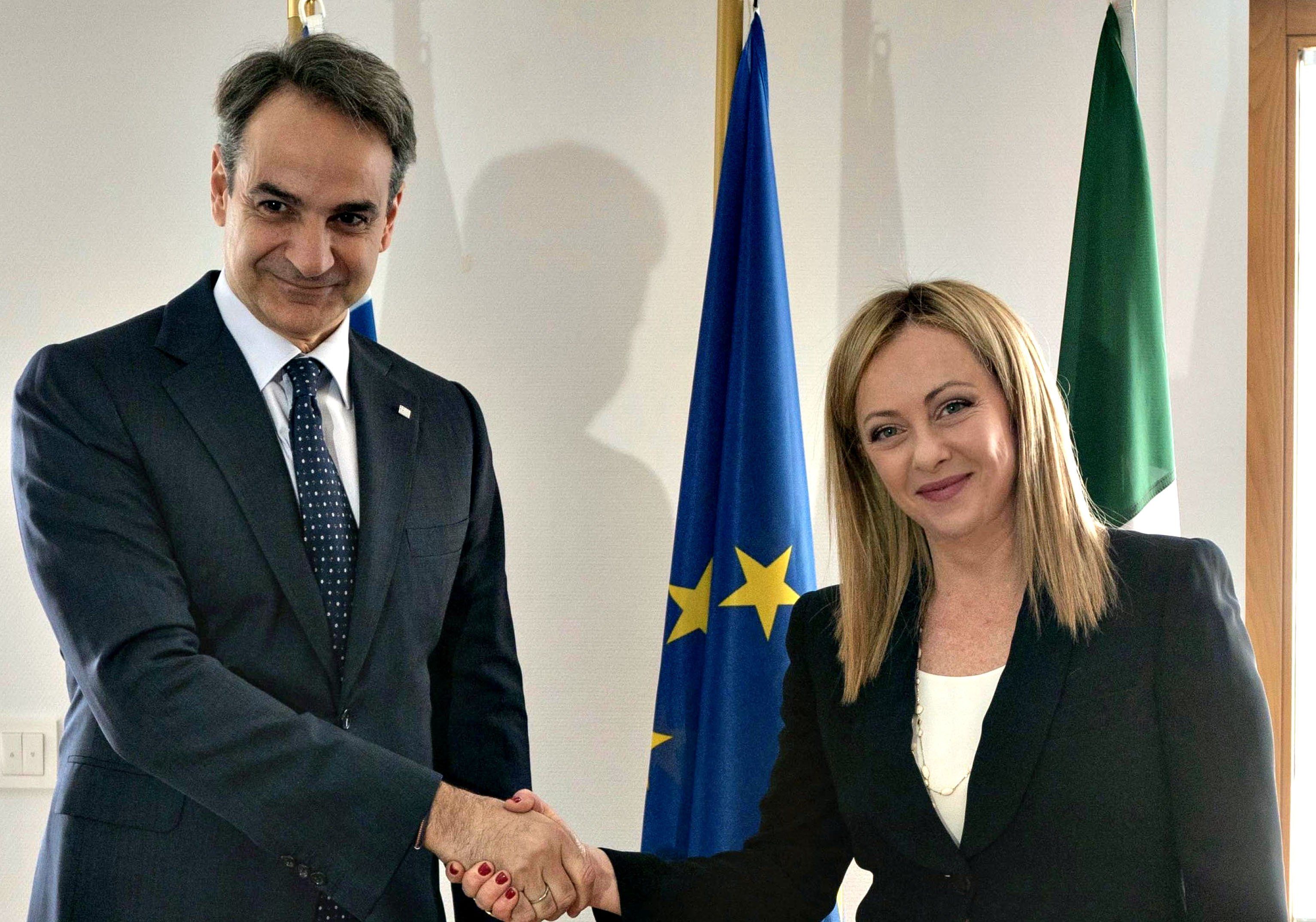 La Meloni in Grecia cerca una sponda contro l’immobilismo della Ue sui migranti