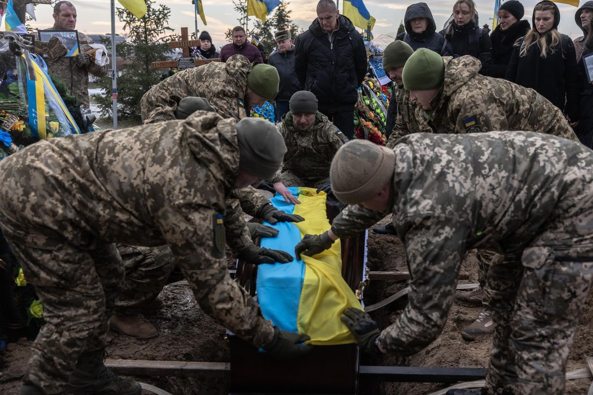 La Bbc squarcia il velo sulla strage: «Pile di cadaveri nelle file ucraine»