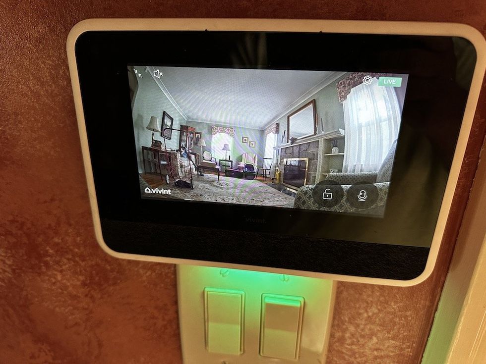 photo of Vivint Smart Hub showing live video from Indoor Camera Pro