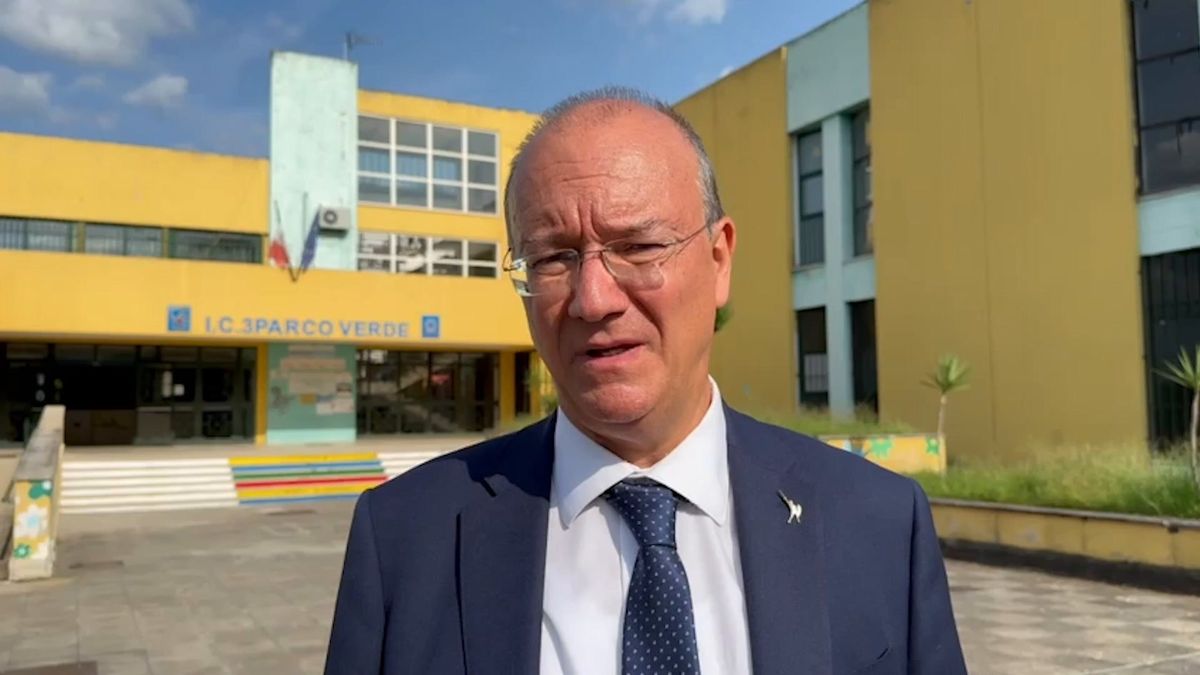 Valditara: «Interventi in più di 2000 istituti al Sud»