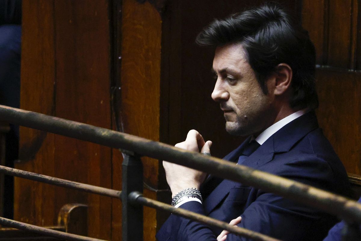 Caso Giambruno, la realtà non conta. Quante bugie dai «soliti» giornalisti