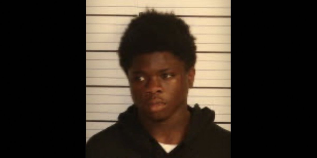 Victim of attempted carjacking uses guts, muscle to turn the tables on 18-year-old gun-toting suspect