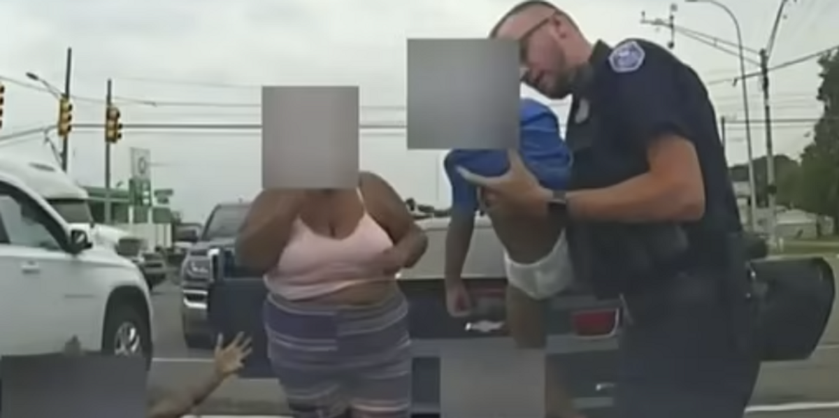 NextImg:WATCH: Hero cop saves life of baby who stopped breathing on busy highway