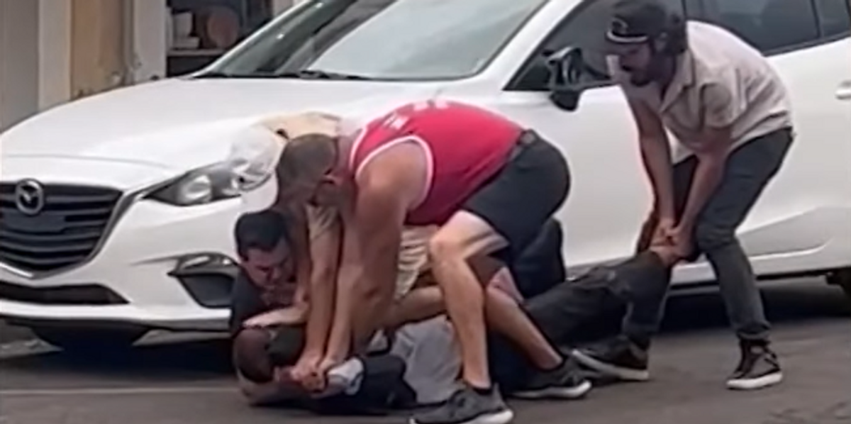 NextImg:Video: Arizona thief thought he pulled off jewelry heist until plucky patrons pin perp to the pavement