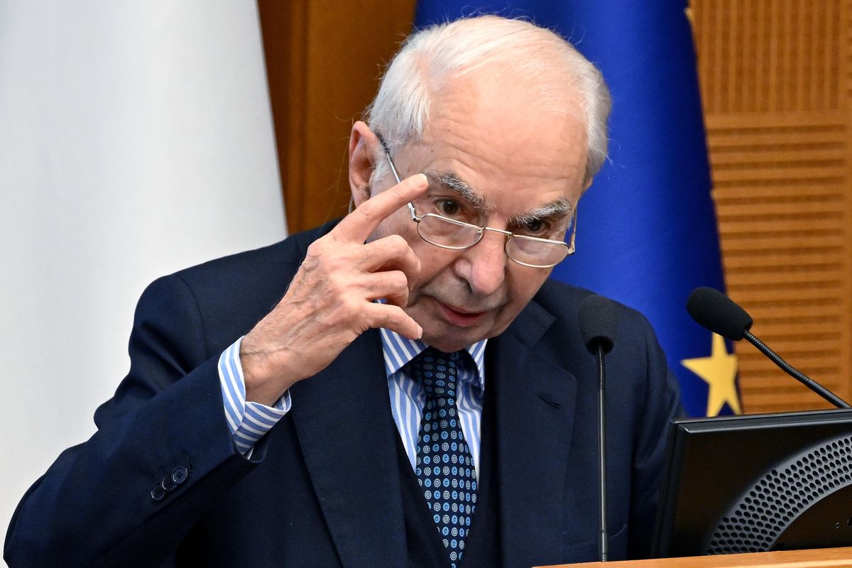 Il dottor Sottile parla a Parigi perché il Colle intenda