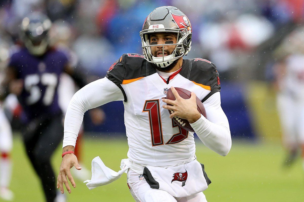 Battle Red beacon: 5 reasons Mike Evans should be eyeing Houston Texans